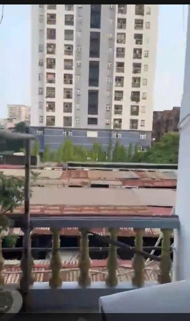 Cho thuê nhà ngõ 94 Hoàng Mai, 60m2, 2 tầng, 2 ngủ,, 9 Triệu ở gđ, nhóm sinh viên ngoan - Ảnh chính